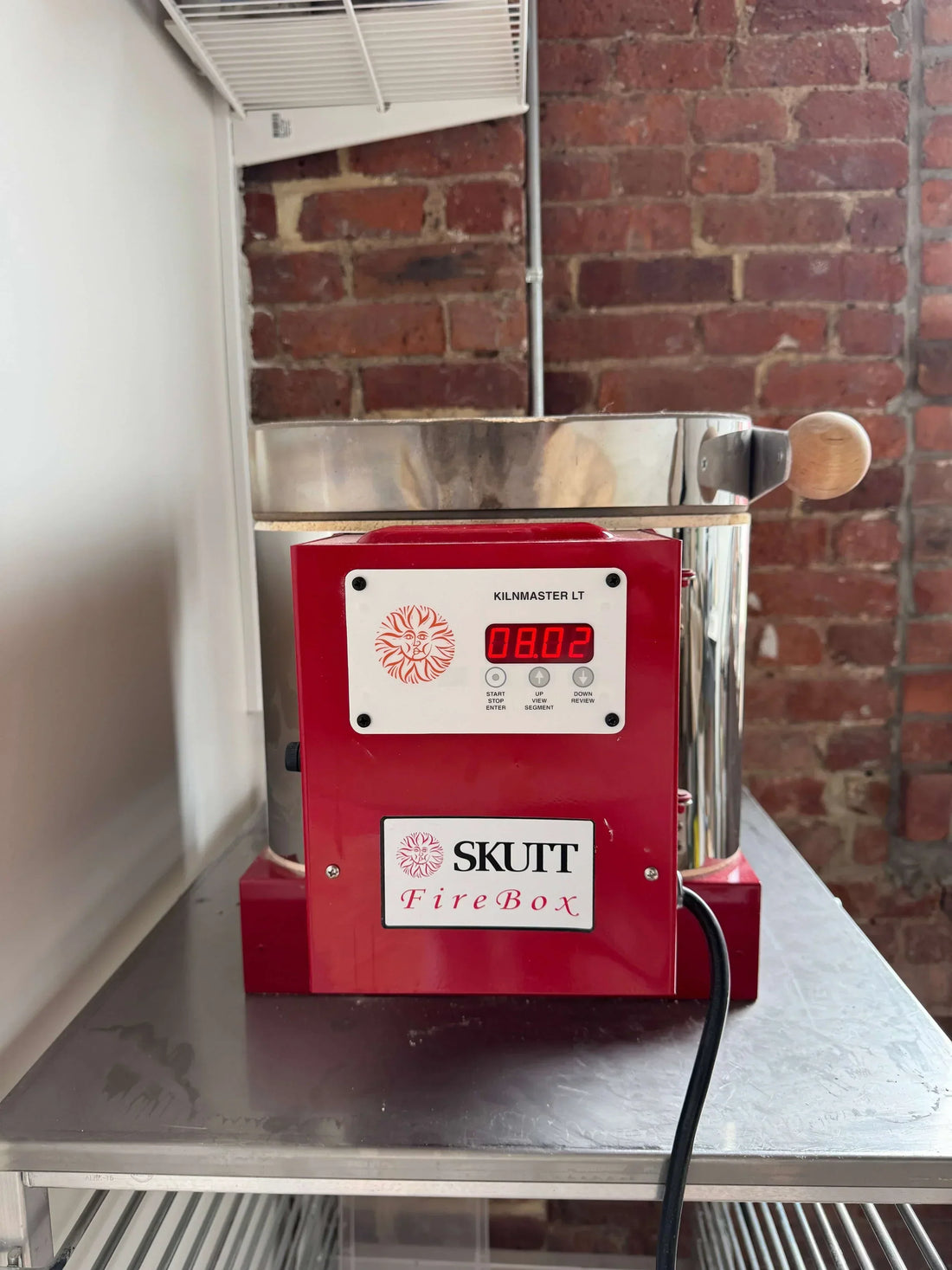 My Skutt Firebox 8×6 Mini-Kiln: Small But Mighty for Home Ceramic Studios