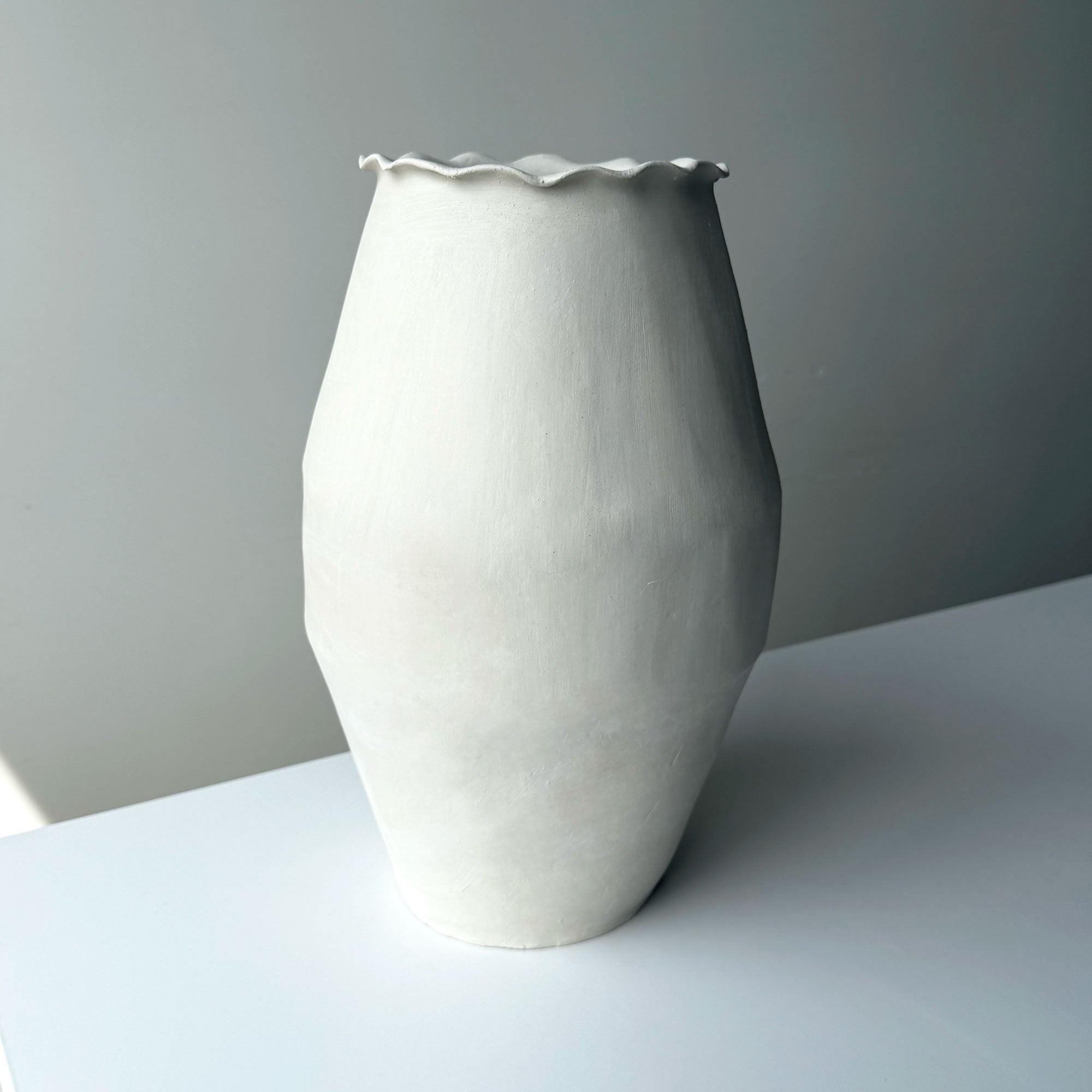 Ruffle Vase — Booklet Nº8